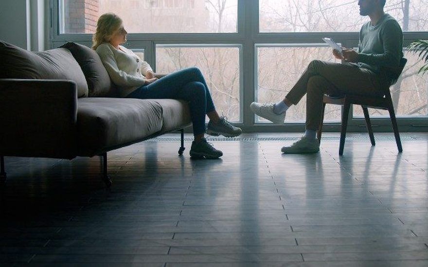 Sesión de terapia psicológica online ¿La terapia online funciona igual que la presencial?