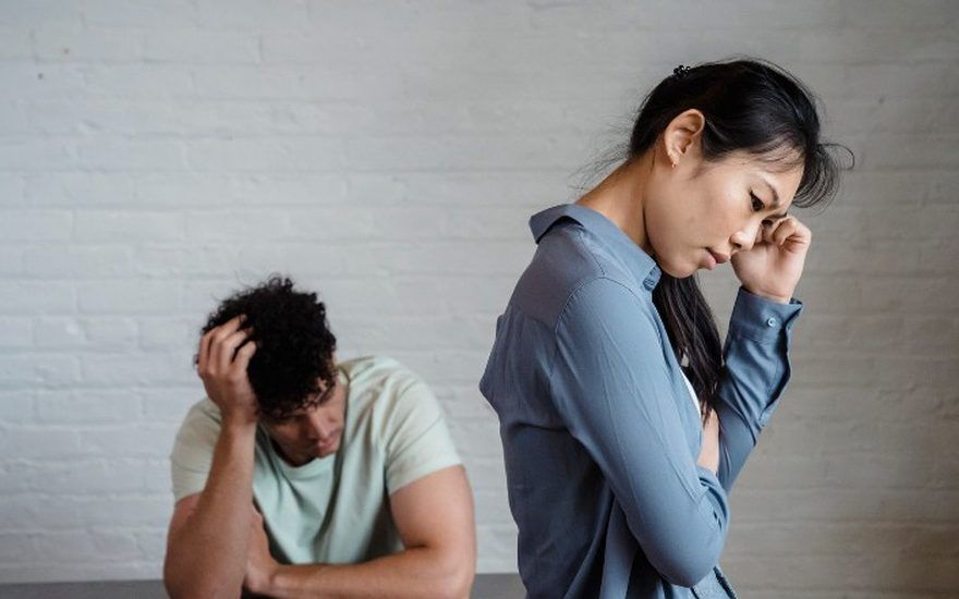 Comunicación y conflicto en la pareja Pareja aprendiendo a comunicarse sin reproches en terapia
